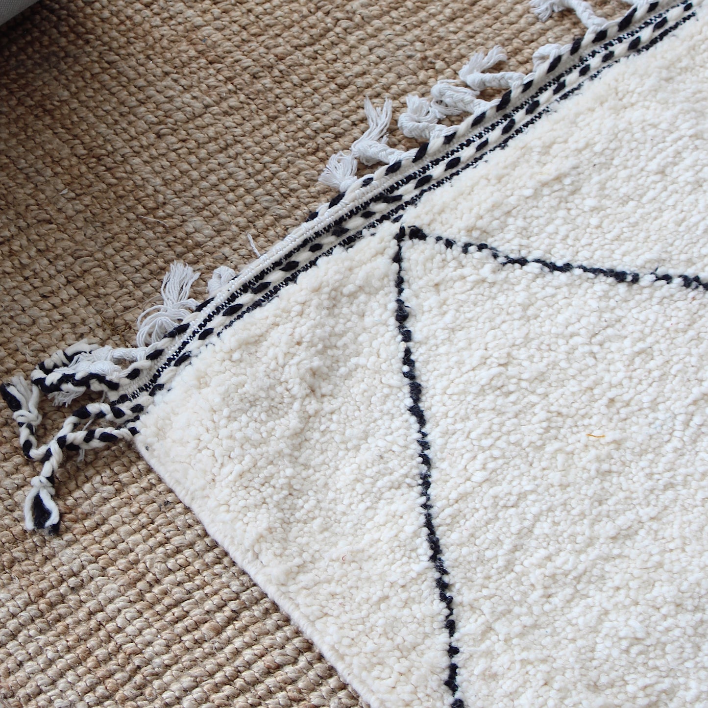 Beni Ouarain Beige Rug (5 x 3.3 ft)