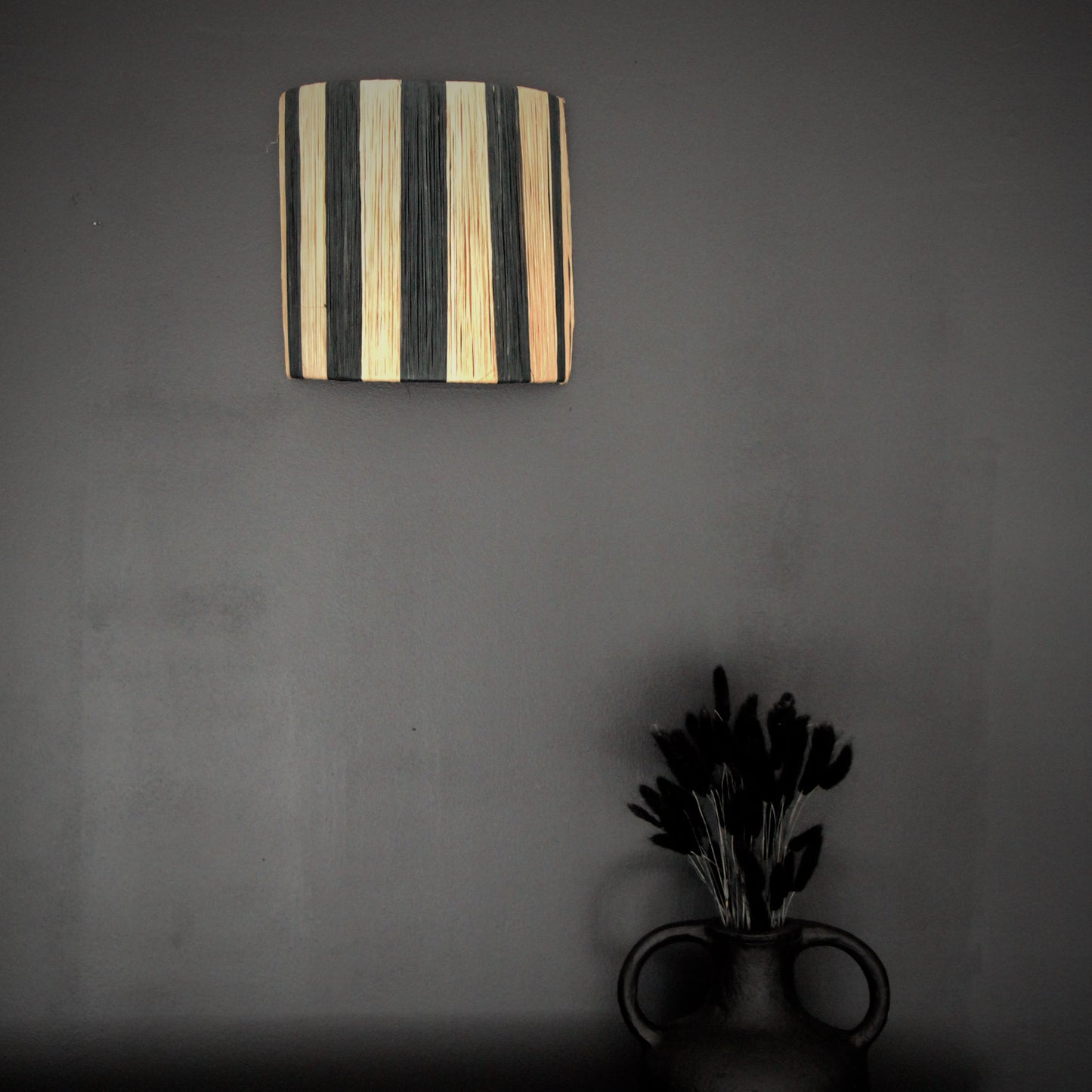 Applique Murale Osier Noir et Neutre Rayé